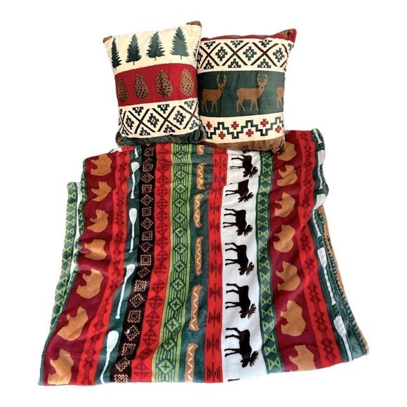 Woodland & wilderness blanket & 2 pillows for cost times excellent condition - Picture 1 of 13